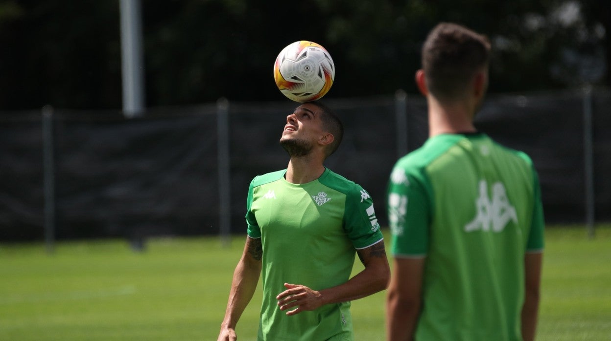 Bartra, durante un entrenamiento en Bad Ragaz