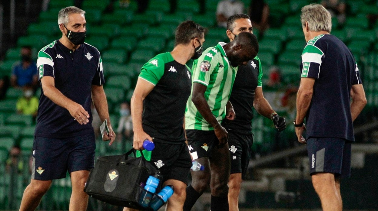 Sabaly estará un par de meses de baja según ha confirmado el propio Manuel Pellegrini