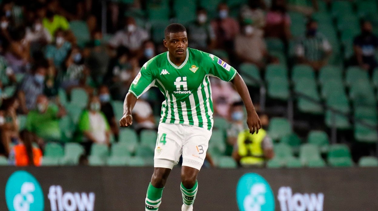 William Carvalho en el partido Betis - Cádiz