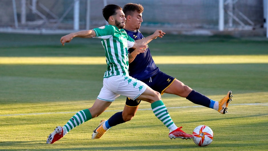 Betis Deportivo - UCAM Murcia: Lara enciende al beticismo en el primer vals en casa (1-0)