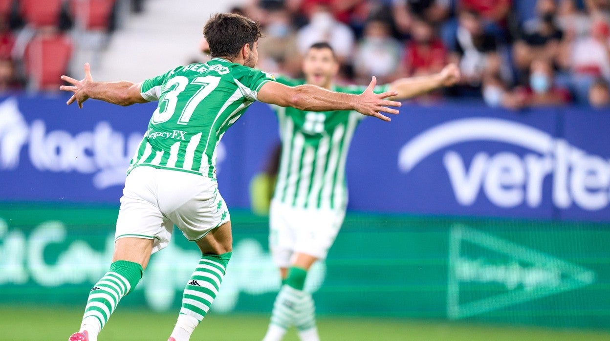 Kike Hermoso se abraza al beticismo en su primer gol en Primera división
