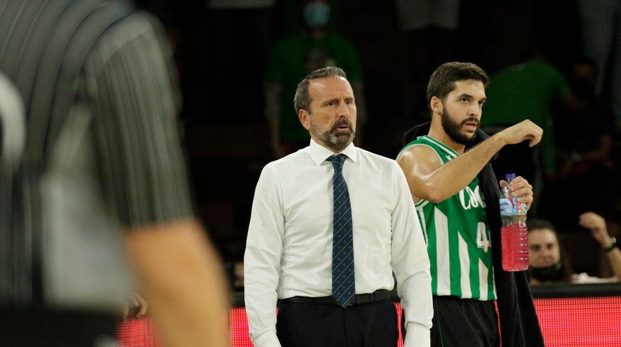Joan Plaza, contrariado por alguna jugada en el Coosur Betis - MoraBanc Andorra