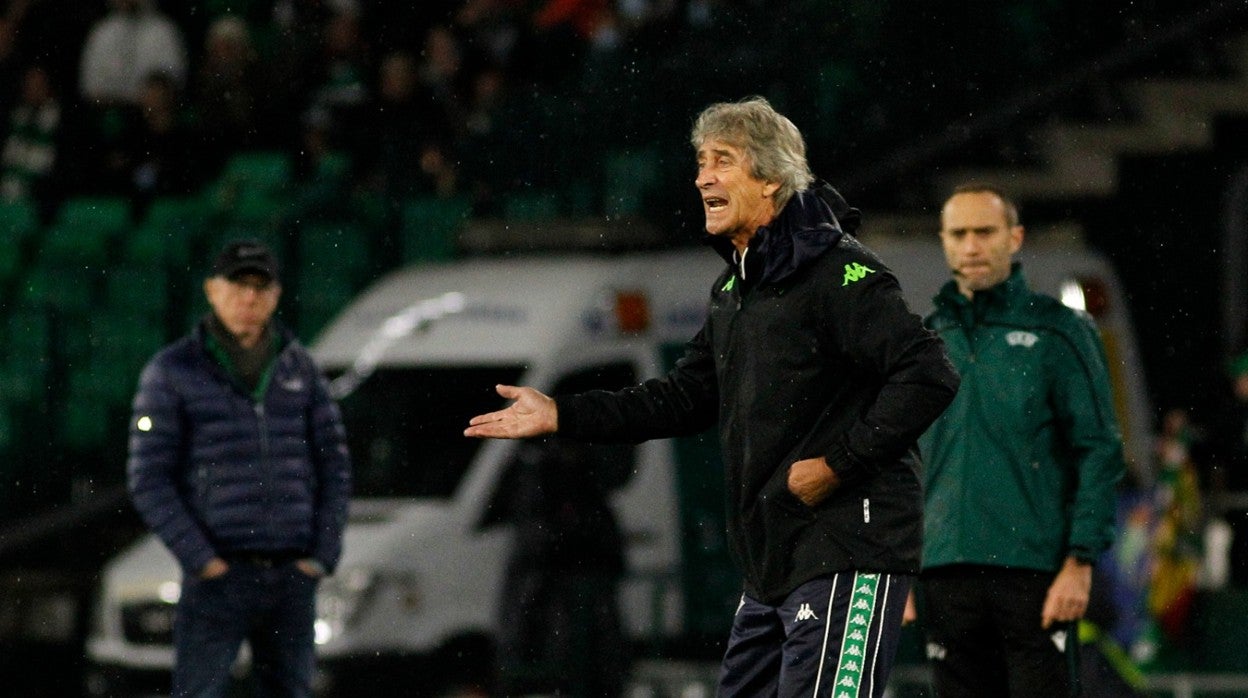 Manuel Pellegrini, durante el Real Betis - Ferencvaros de Europa League