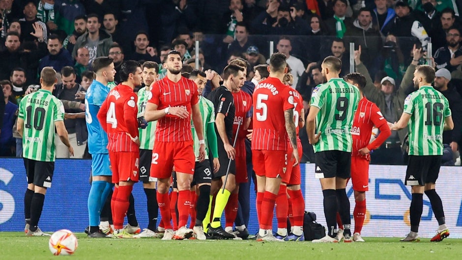 Así te hemos contado el derbi Betis - Sevilla hasta su suspensión (1-1)
