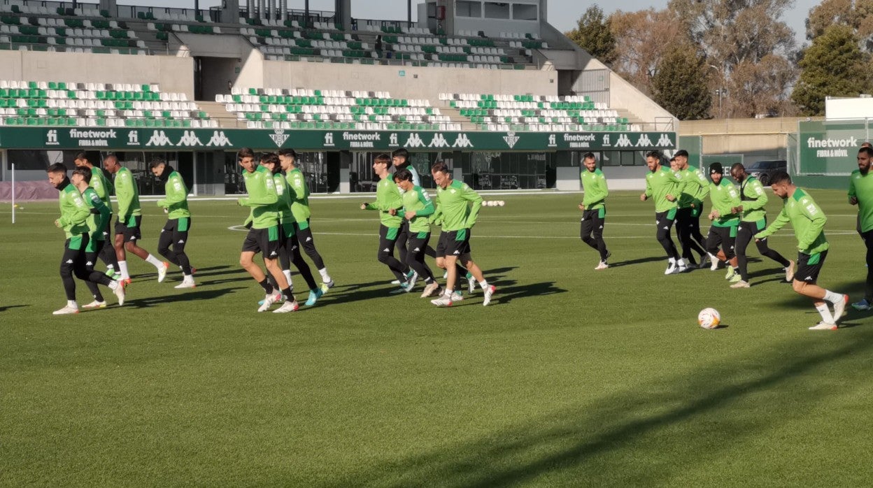El Betis afronta con fuerza la última sesión previa al duelo ante el Espanyol