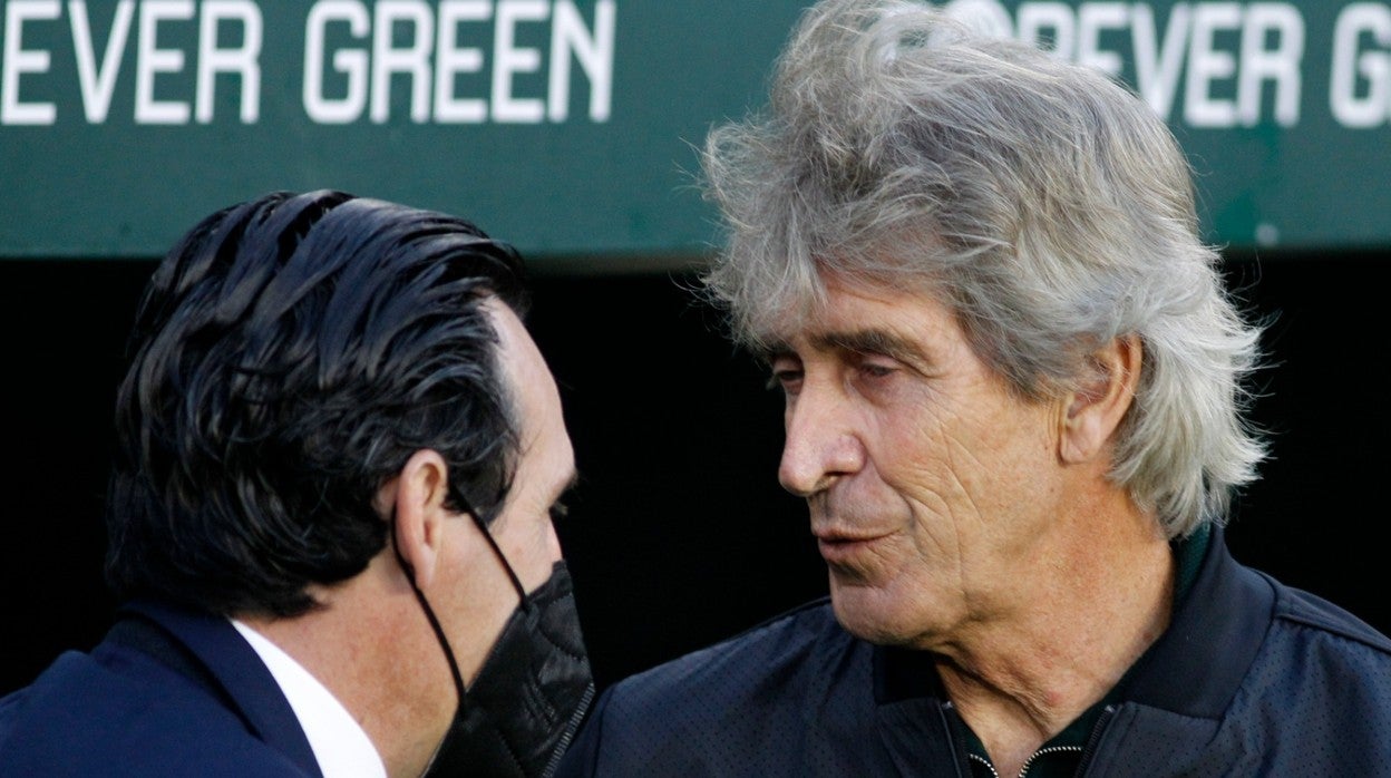 Pellegrini saluda a Emery antes del Betis-Villarreal