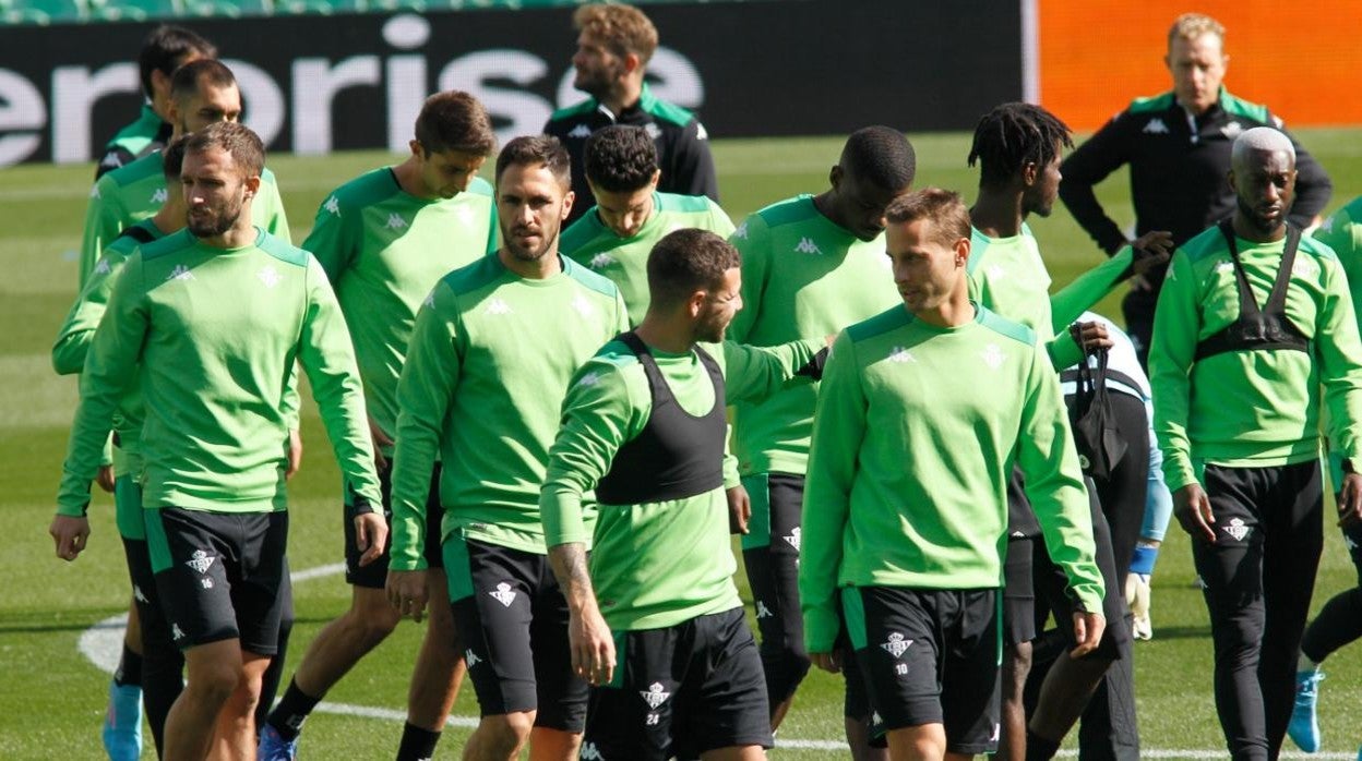 Sergio Canales, en el entrenamiento de este miércoles en el Villamarín