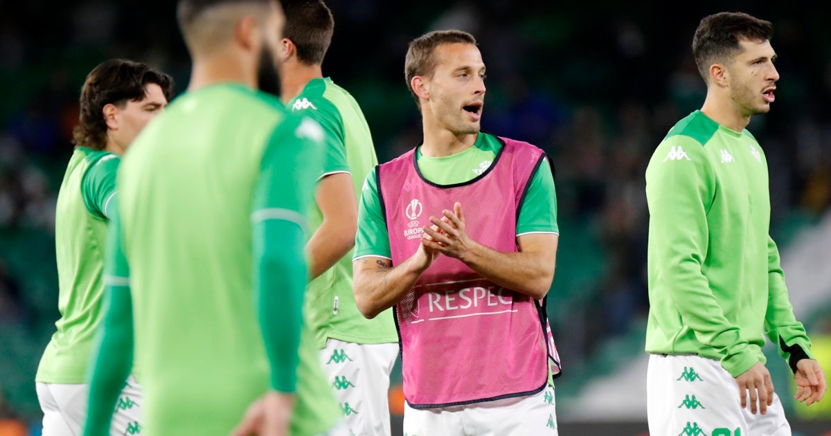 Canales aprieta a sus compañeros en el calentamiento ante el Zenit