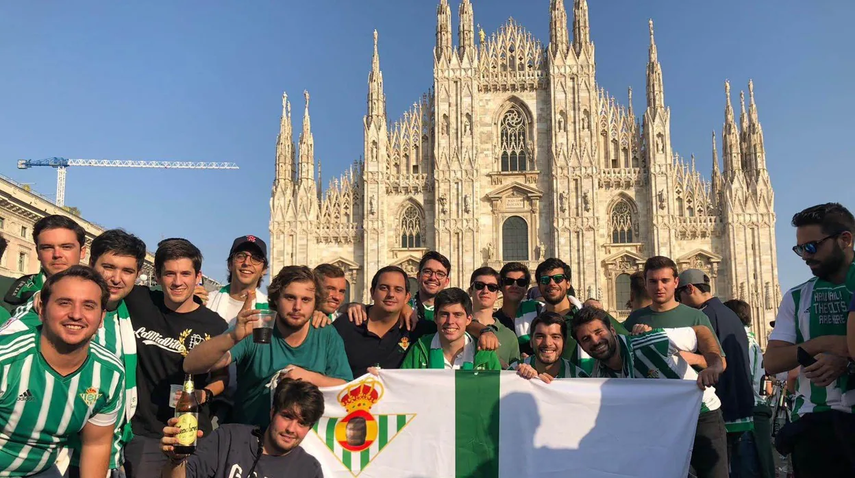 Si nuestros padres, cuando éramos chicos, no nos hubieran sacado el carné…  Difícilmente nos llegaría el número para coger entradas para el Betis -  Valencia»