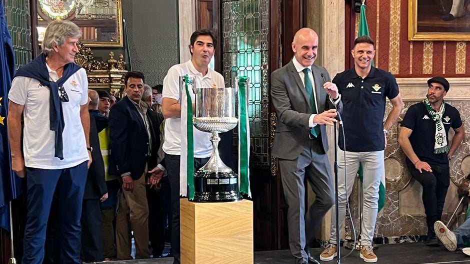 Antonio Muñoz: «Joaquín no se puede retirar»