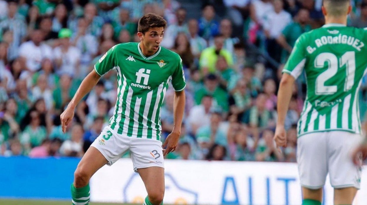 Edgar, en un lance del Betis - Granada del domingo en el Villamarín
