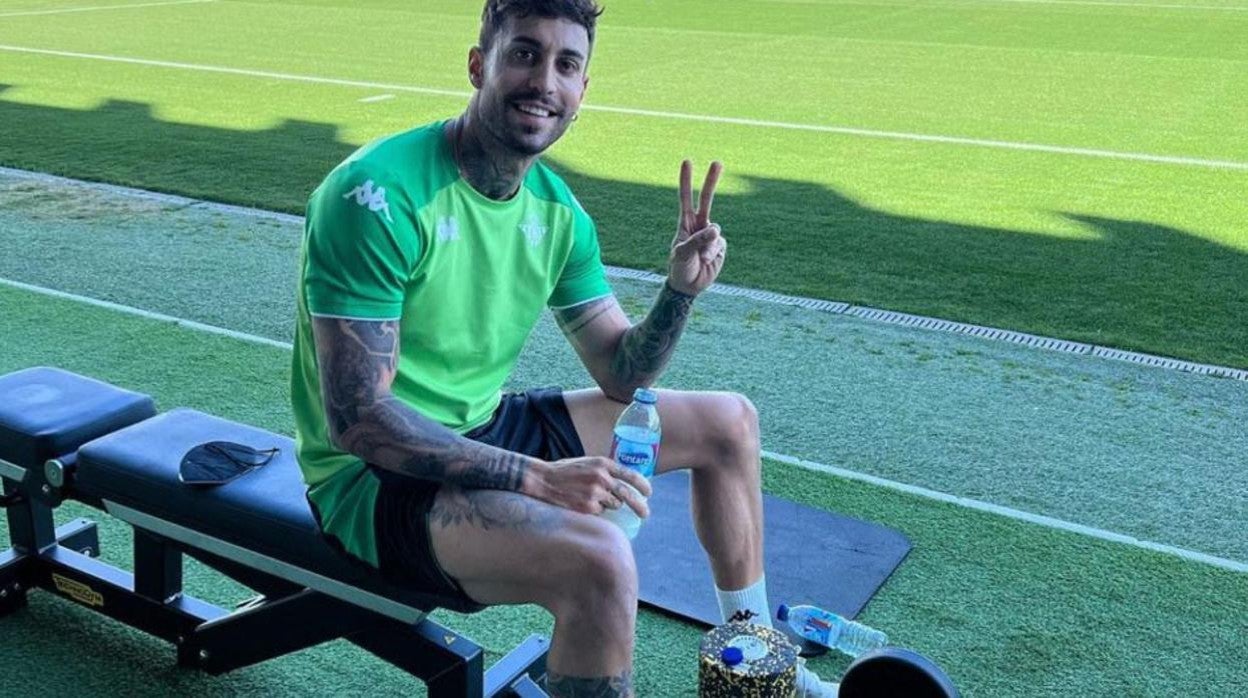 Víctor Camarasa, en la ciudad deportiva del Real Betis