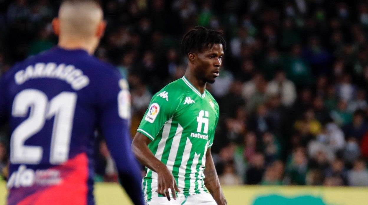 Paul Akouokou, en el Betis - Atlético de Madrid de la temporada 21-22
