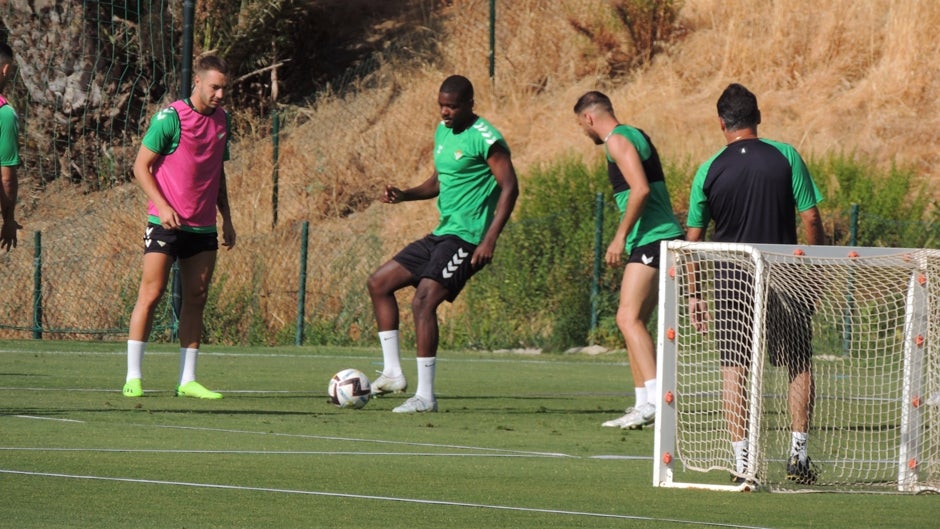 Segunda sesión en Marbella, con los que no serán titulares en el test ante el Zaragoza