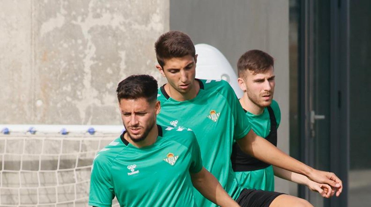 Álex Moreno, durante un entrenamiento