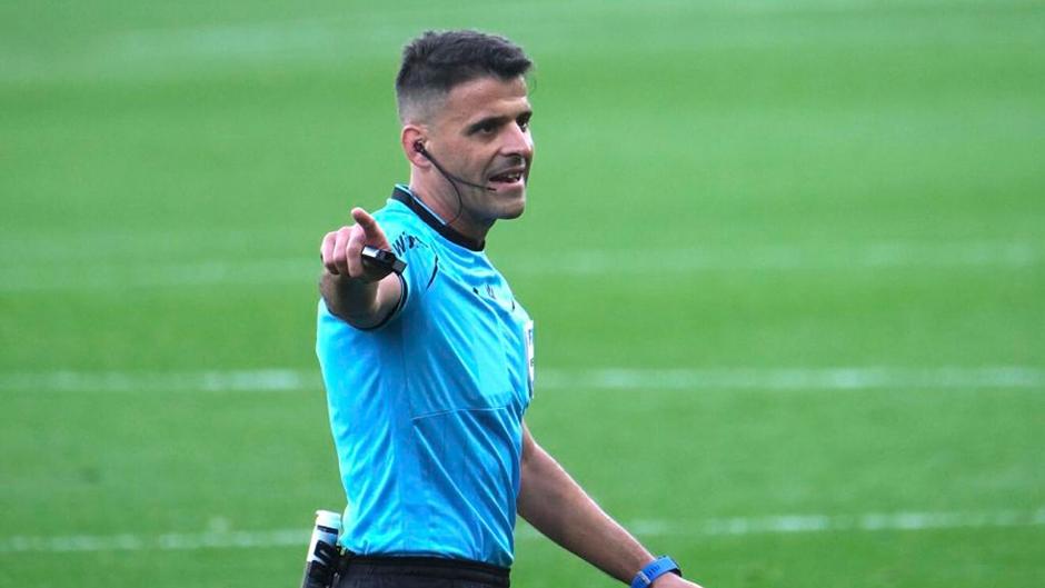 Gil Manzano, árbitro designado para pitar el Betis - Atlético de Madrid