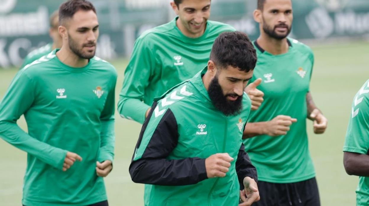 Fekir, en el entrenamiento del viernes previo a la visita a Heliópolis del Atlético de Madrid