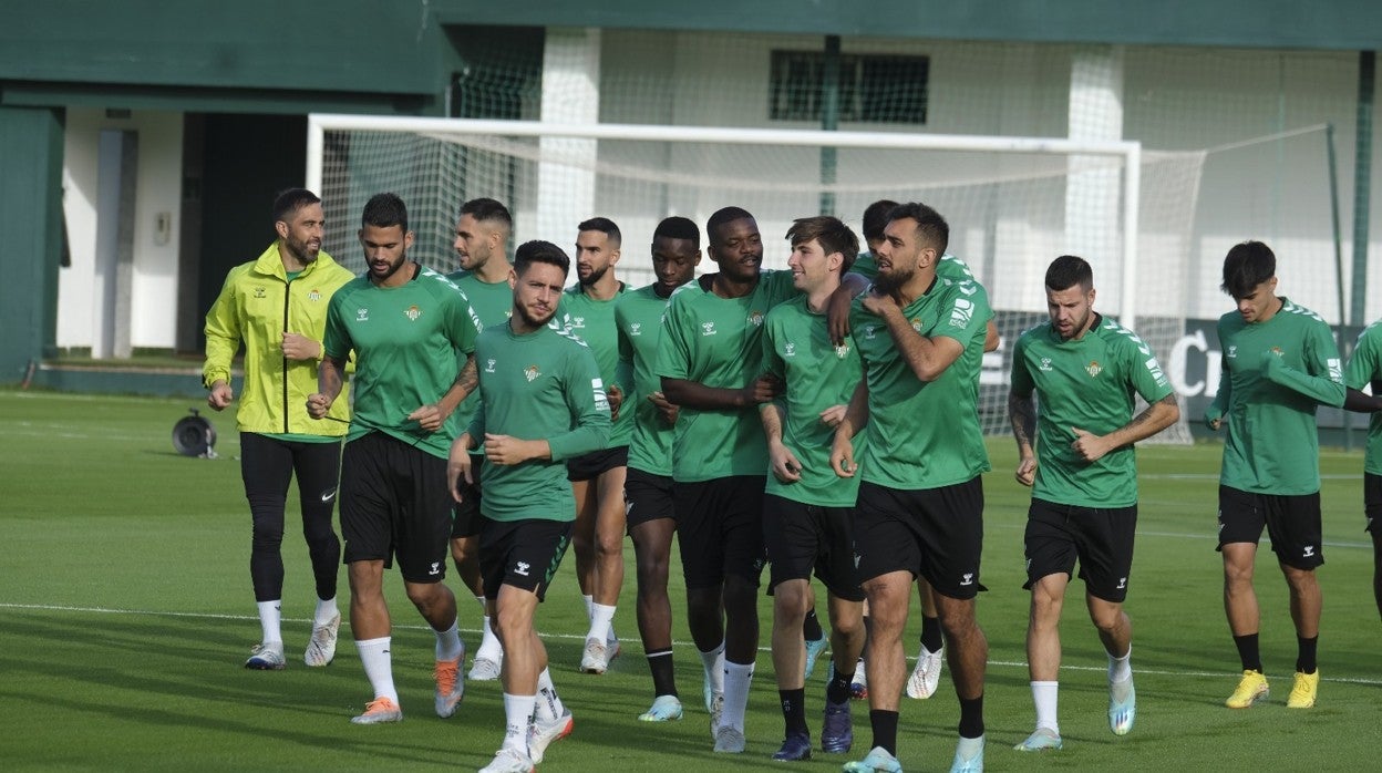 Sesión de entrenamiento del Betis este sábado