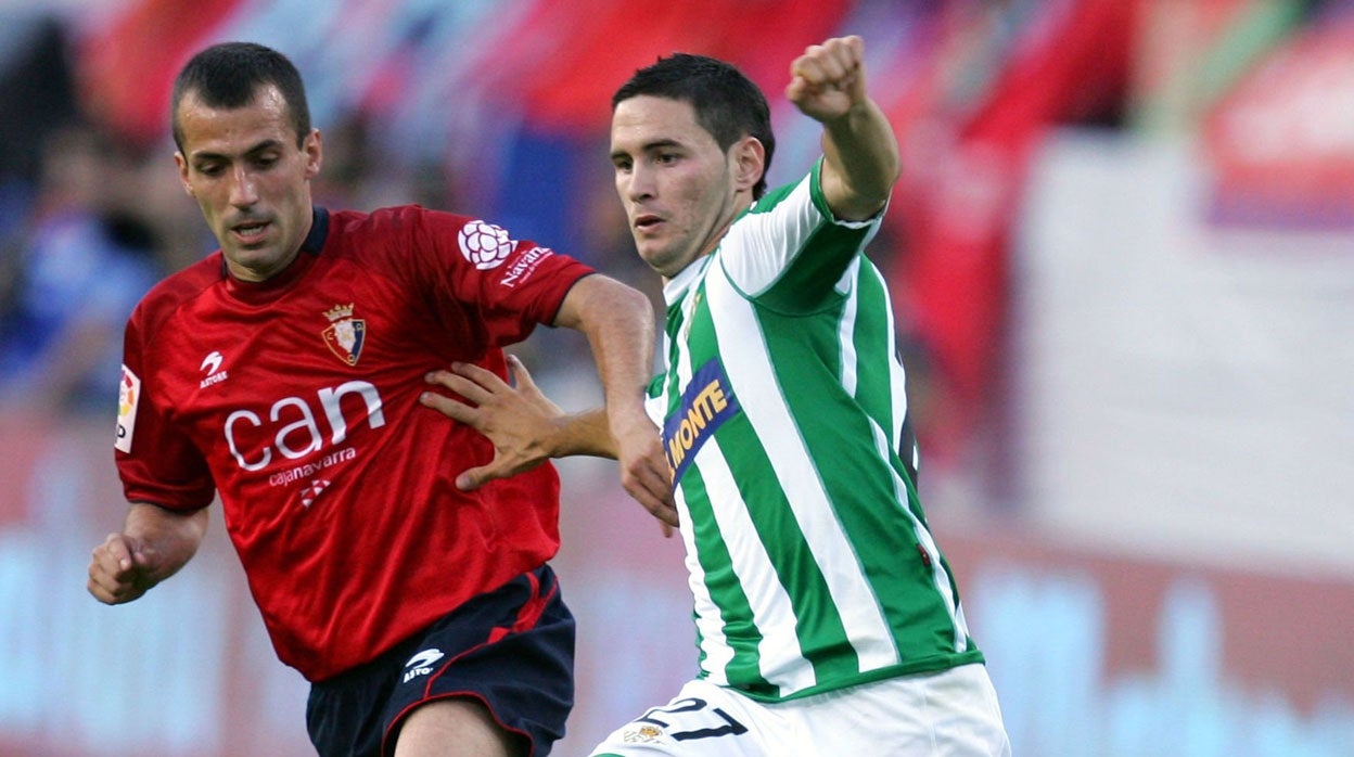 Los aficionados de Osasuna 'arrasan' en la tienda del club con la camiseta de la final de Copa