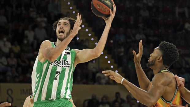 Tsalmpouris acaba su etapa en el Betis Baloncesto