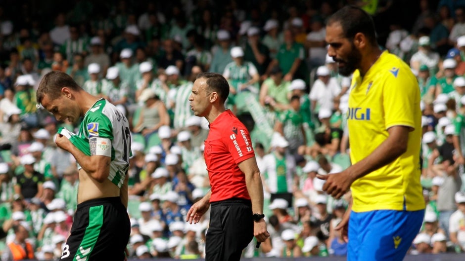 Canales pide perdón: «Fallé, tuve un error grave y soy responsable de la derrota»