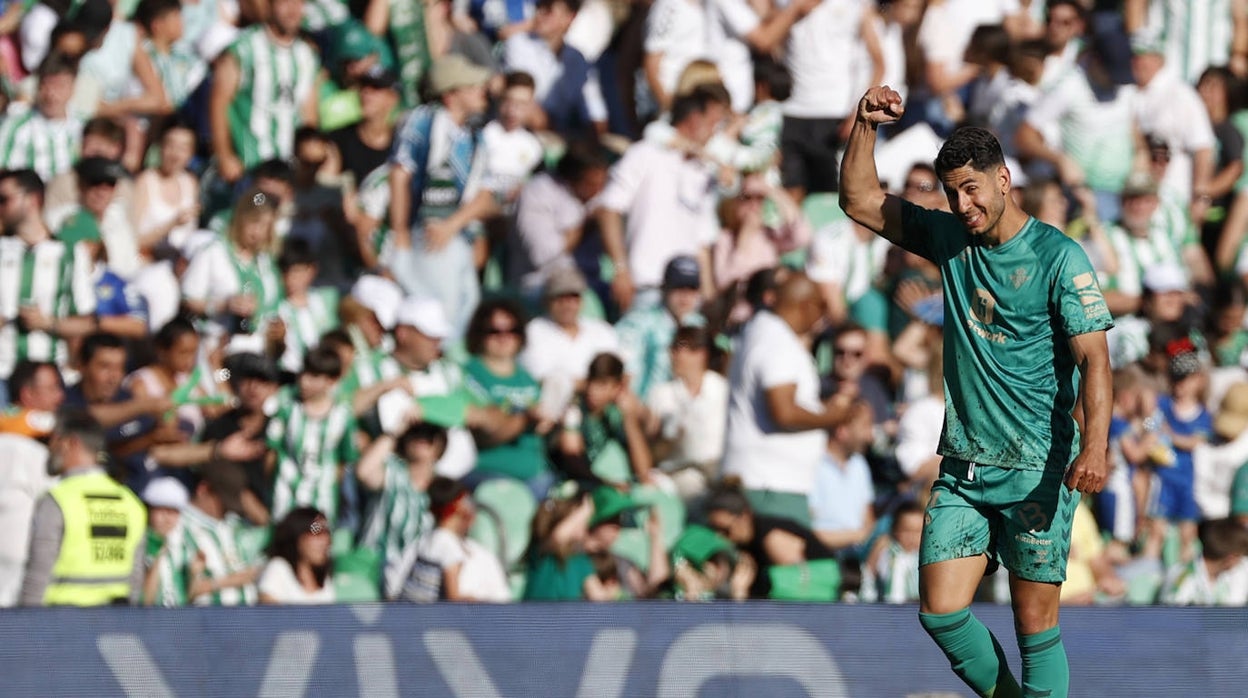 Ayoze celebra el gol que le marcó al Espanyol