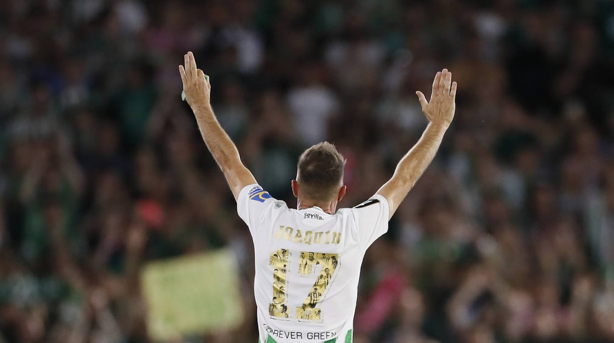 Joaquín se despide de la afición del Betis en su partido homenaje