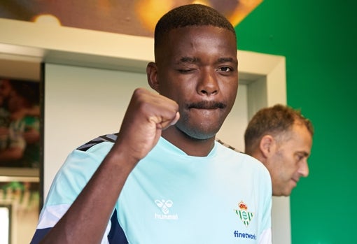 William Carvalho, en el día de los reconocimientos médicos del Betis