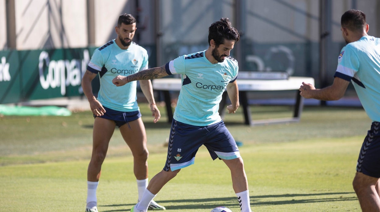 Isco, en un entrenamiento del Betis