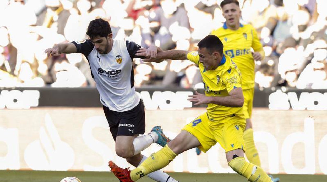 Guedes, en un partido de hace dos temporadas con el Valencia