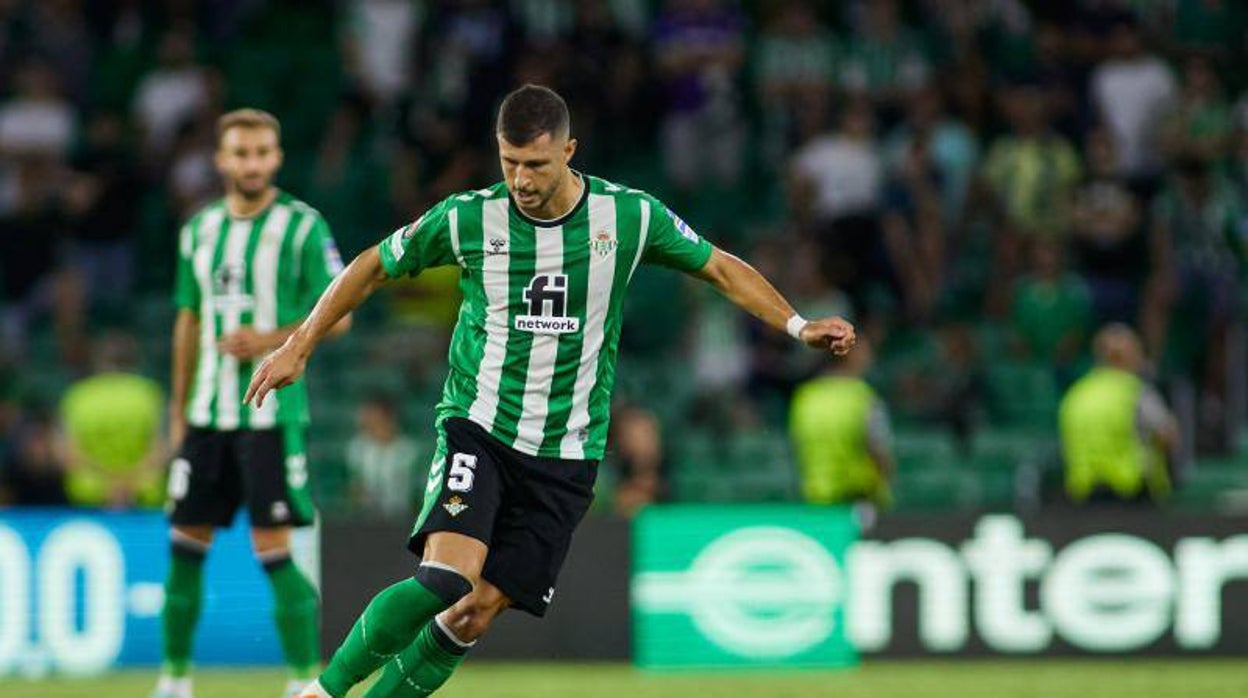 Guido Rodríguez, en un partido de la temporada anterior