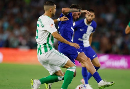 Guido Rodríguez, durante el Betis - Atlético de Madrid