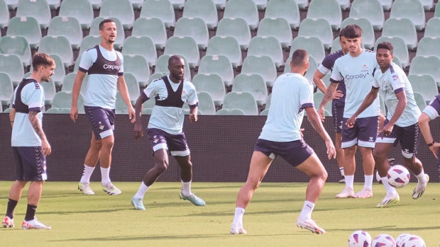 Guido Rodríguez y Luiz Felipe, en la convocatoria del Betis para el partido con el Rayo Vallecano