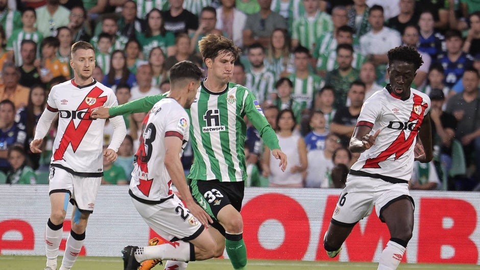 Dónde ver Betis - Rayo Vallecano: canal de TV y streaming online el partido de LaLiga 2023-2024