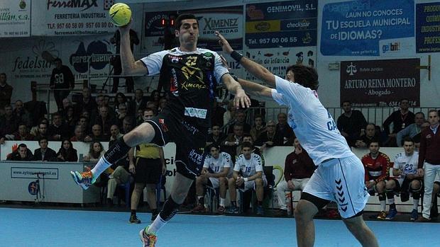 El Ximénez cae ante un superior Ademar