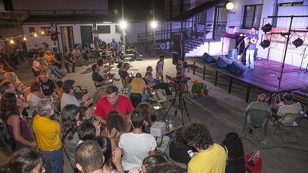 Concierto en el patio del antiguo colegio Rey Heredia