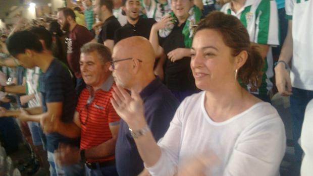 Los políticos juegan también su partido en El Arcángel