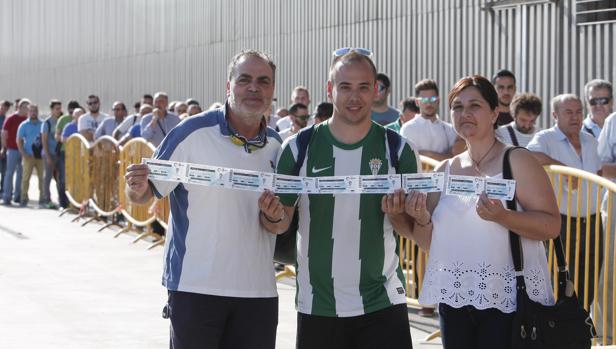 El Córdoba CF, el único club que cobra el play off a sus abonados