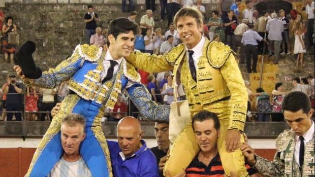 López Simón y Manuel Díaz salen a hombros del Coso de las Canteras de Priego