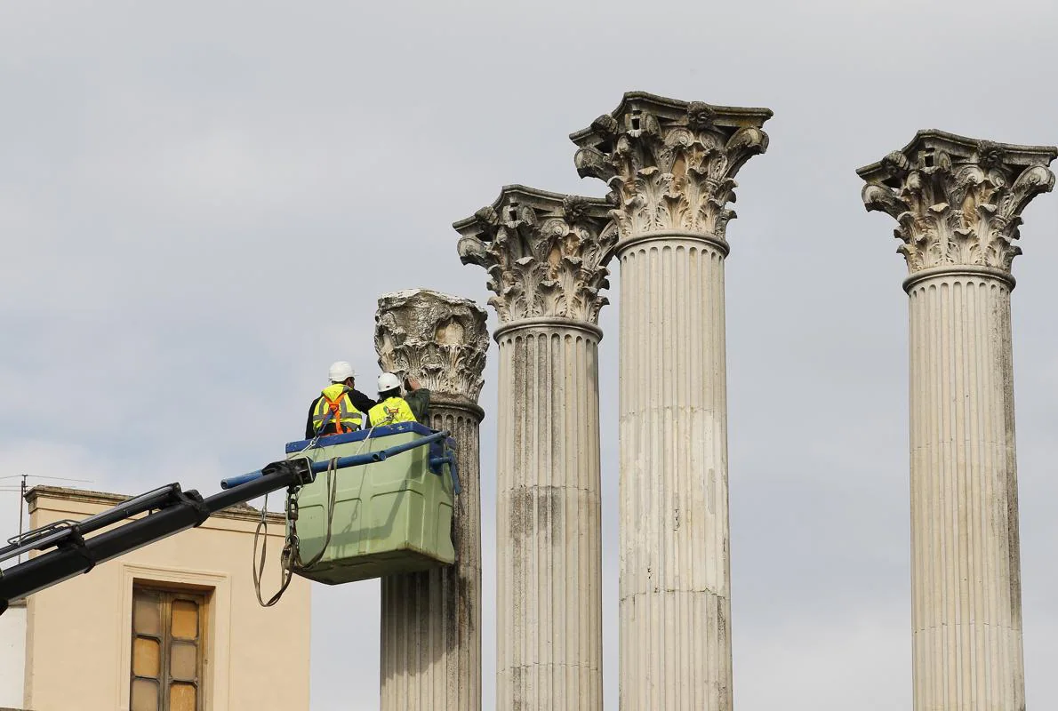 Trabajos de estudio de las columnas del Templo Romano