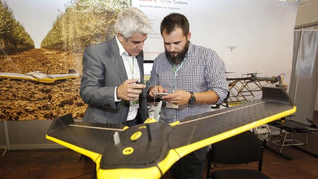 Agricultores y ganaderos con drones, GPS y banda ancha en Córdoba