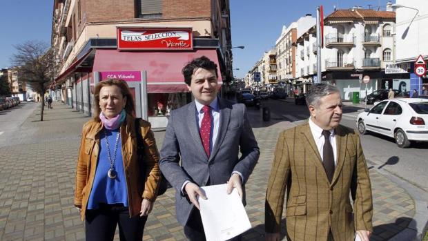 Ruiz, junto a Bellido y Fuentes