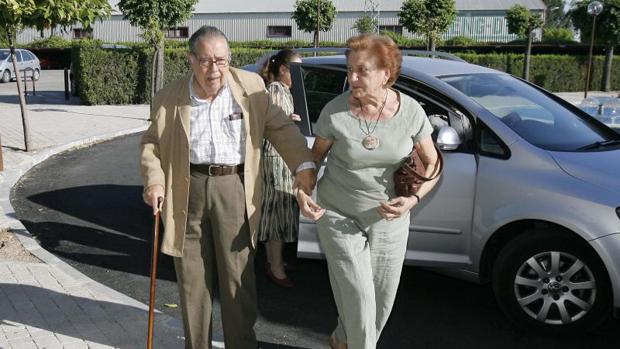 Sarazá, en 2009, en las honras fúnebres de Carlos Castilla del Pino