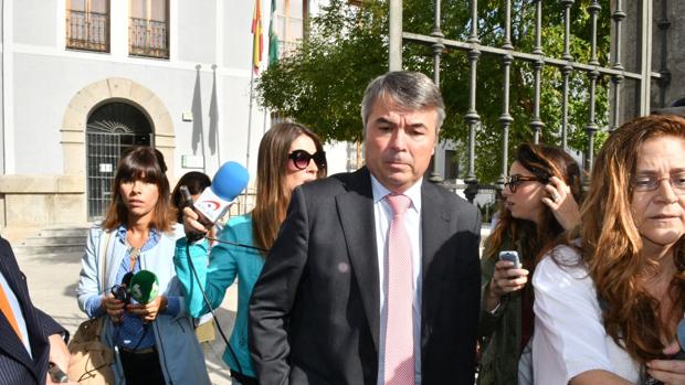 Uno de los abogados, al llegar al juzgado de Pozoblanco