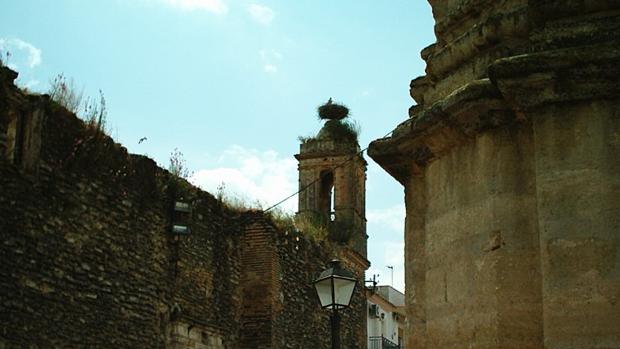 Lugar donde se desprendió el cartel que hirió a un vecino de Aguilar de la Frontera