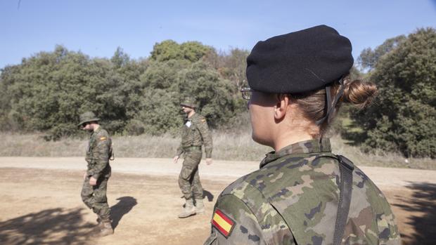 Soldados de Cerro Muriano en unas maniobras