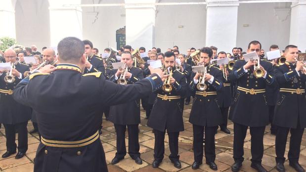 Así suena la marcha «Padre»