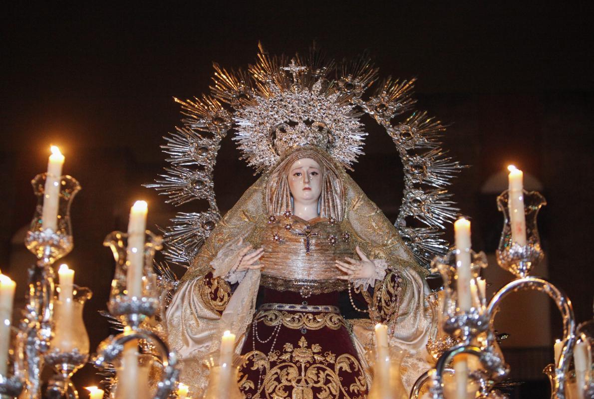 Nuestra Señora del Rayo, durante una procesión