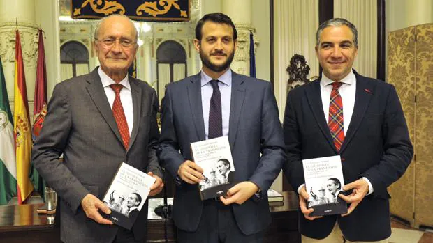 Francisco de la Torre, Juan Fernández-Miranda y Elías Bendodo en el Ayuntamiento de Málaga