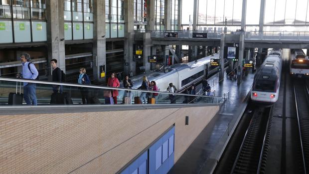 Tren de alta velocidad en la estación de Córdoba